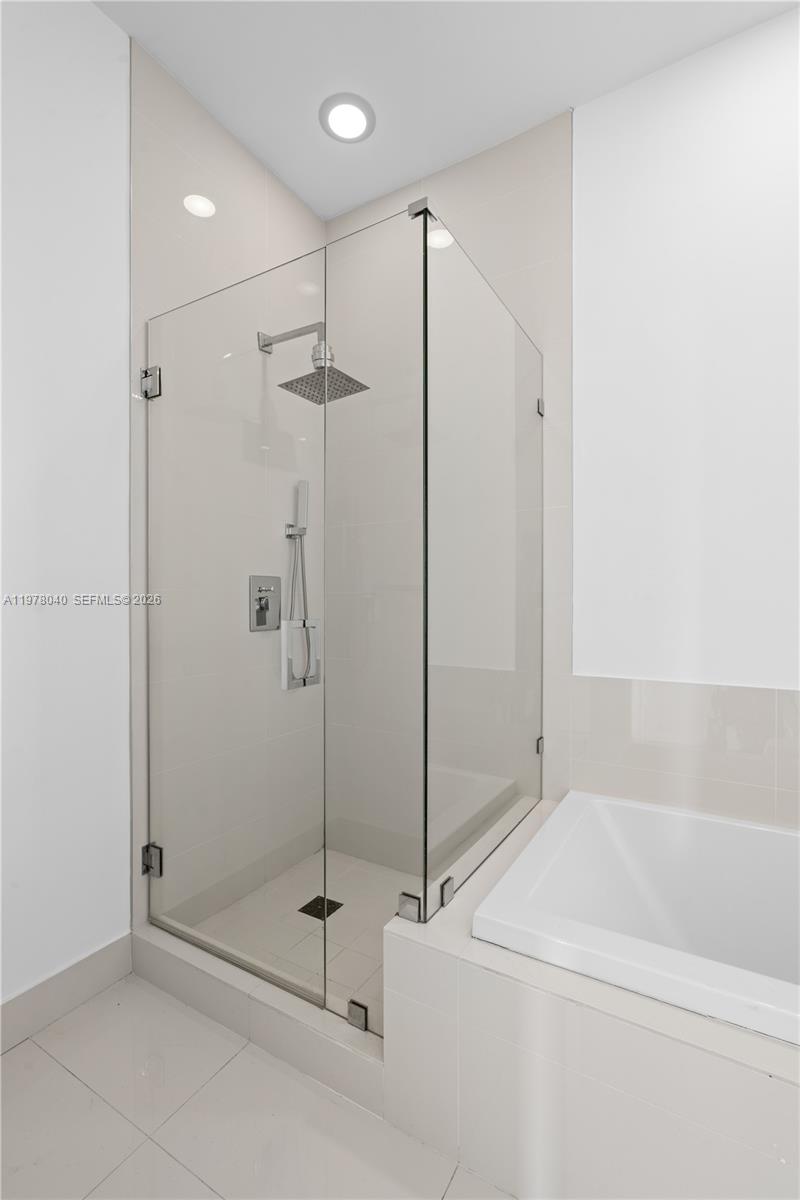 BRICKELL HEIGHTS EAST - Residential Lease