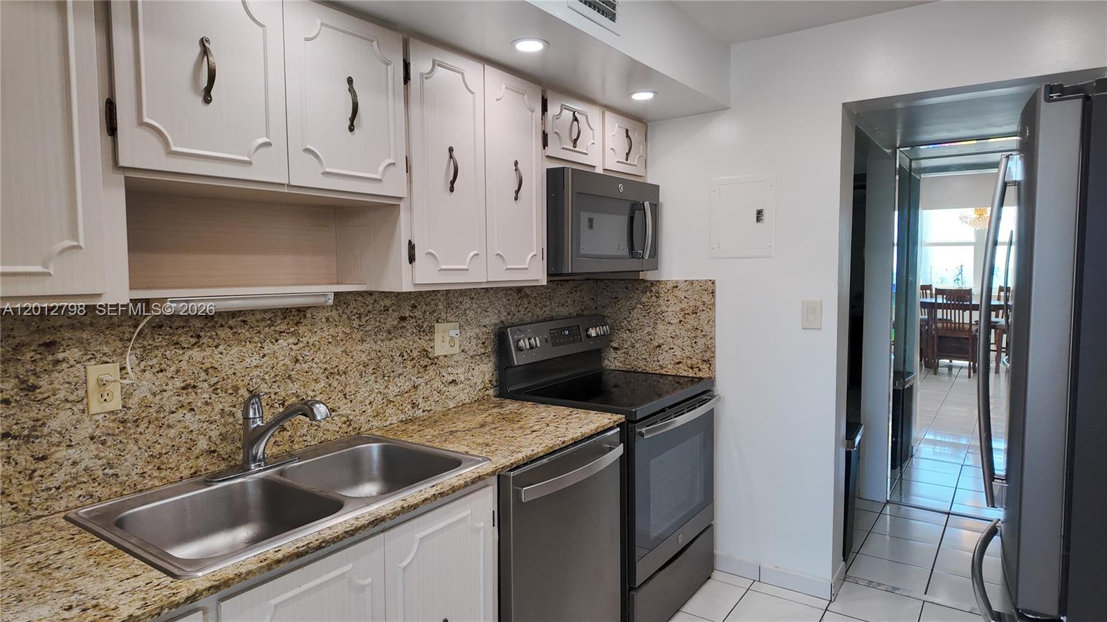 3113 S Ocean Dr 506