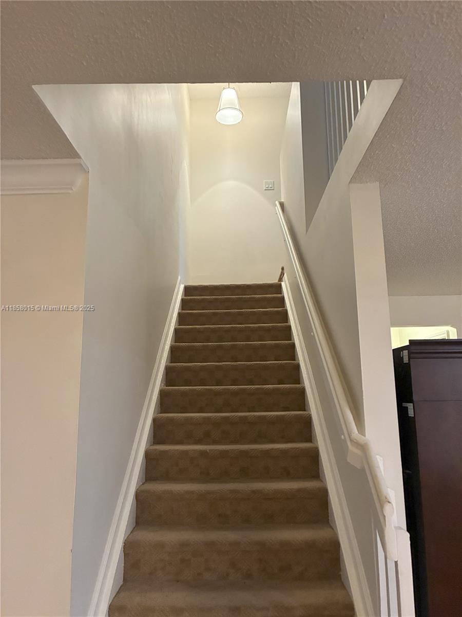 SPANISH LAKES - Residential