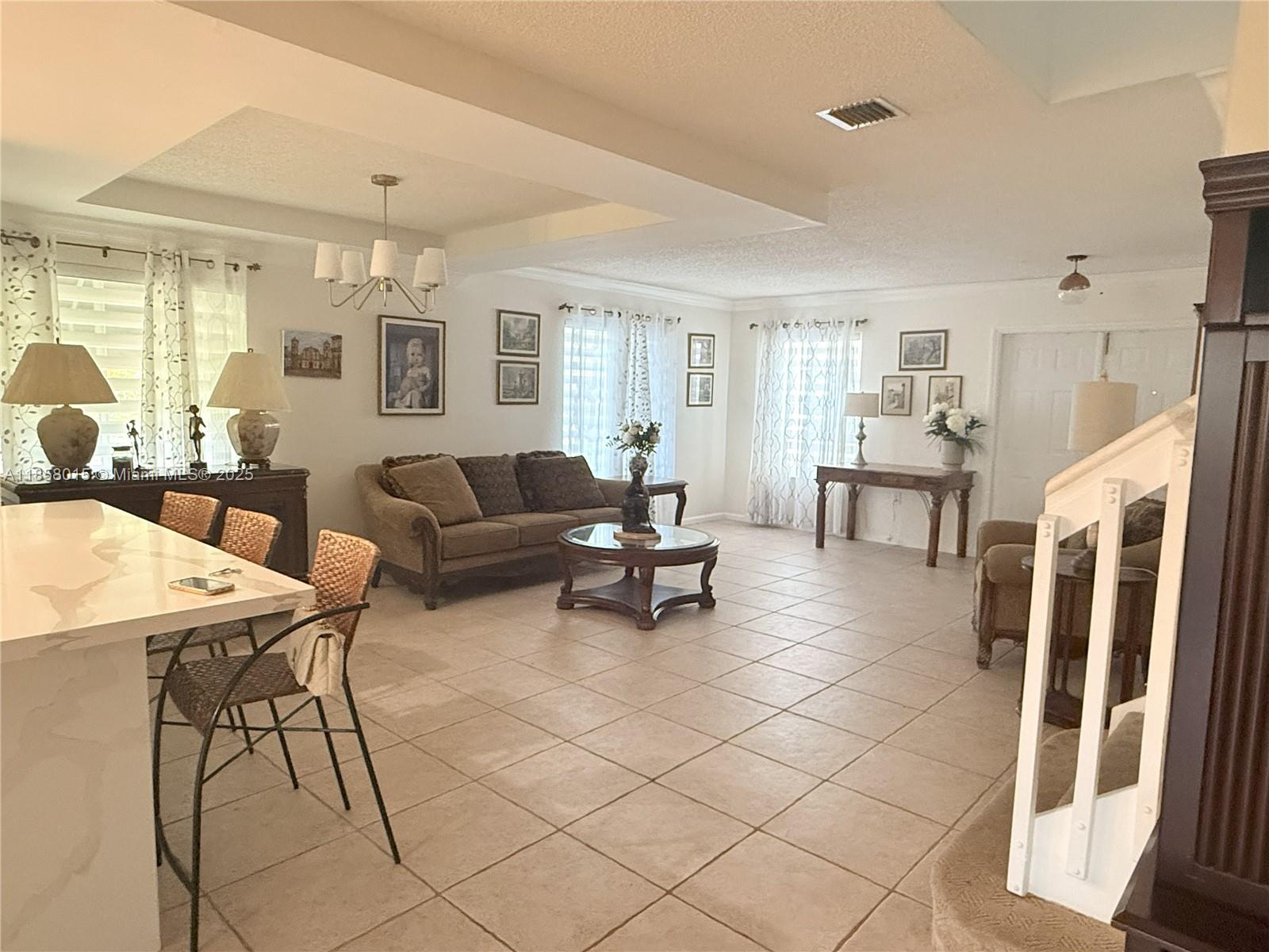 SPANISH LAKES - Residential