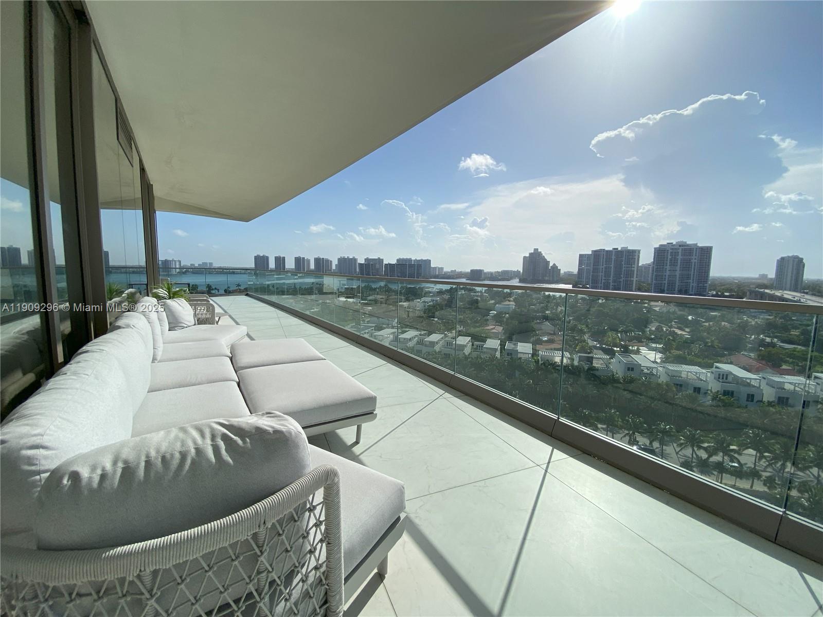 18975 Collins Ave 1005