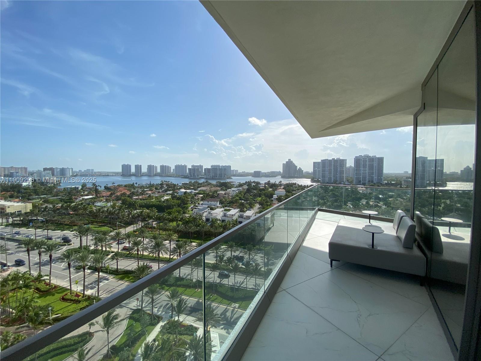 18975 Collins Ave 1005