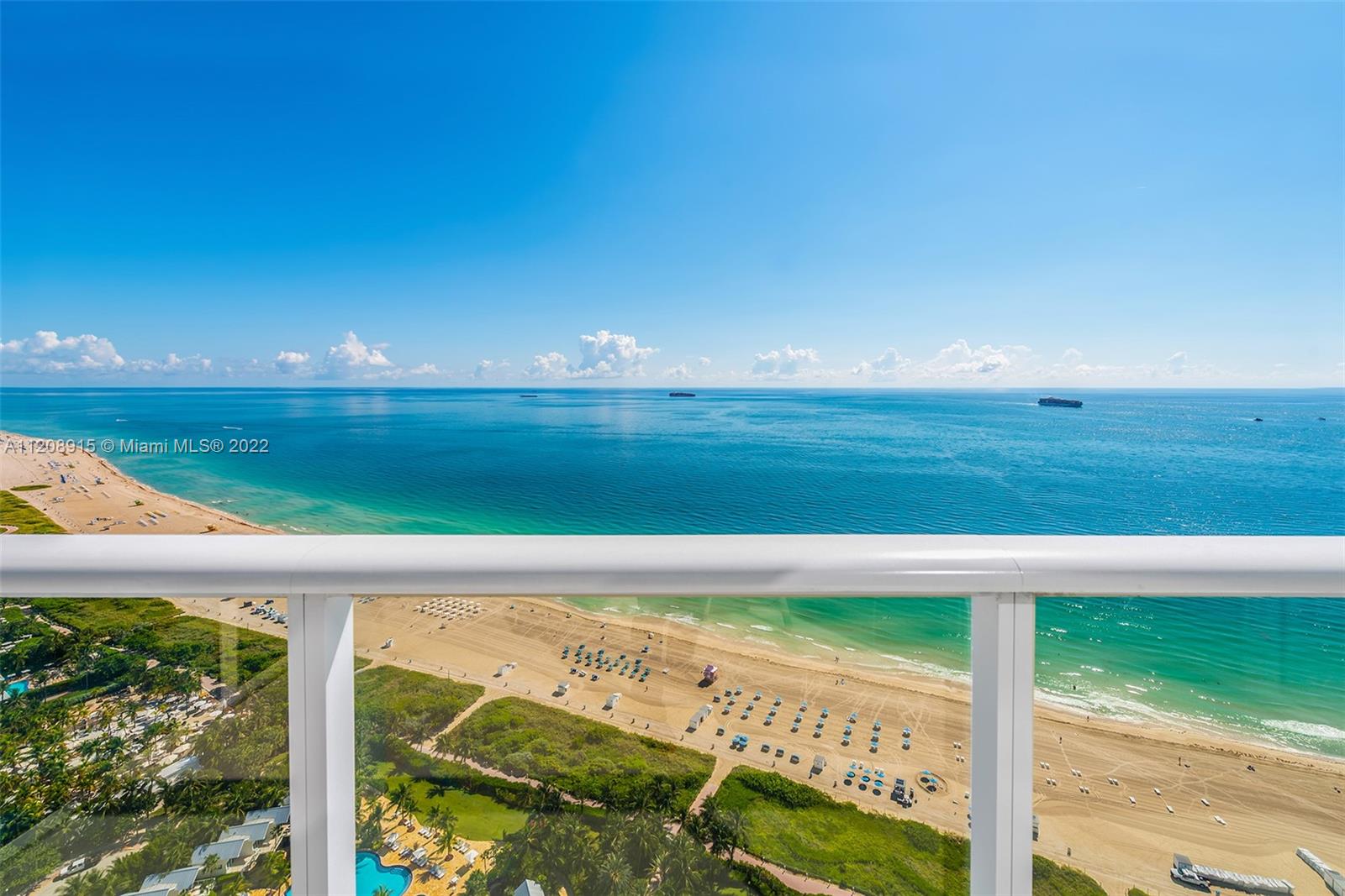 CONTINUUM ON SOUTH BEACH - Residential