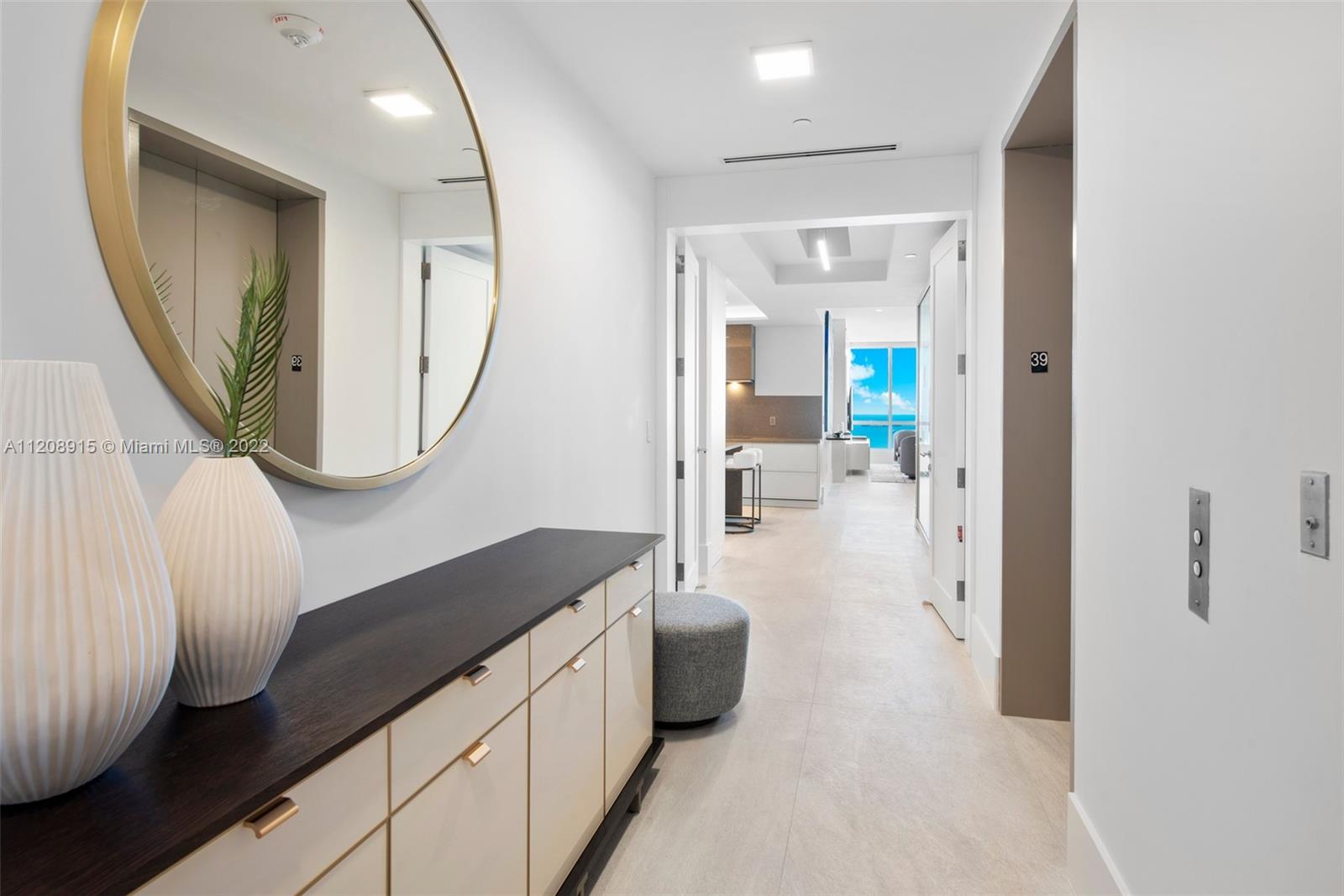 CONTINUUM ON SOUTH BEACH - Residential