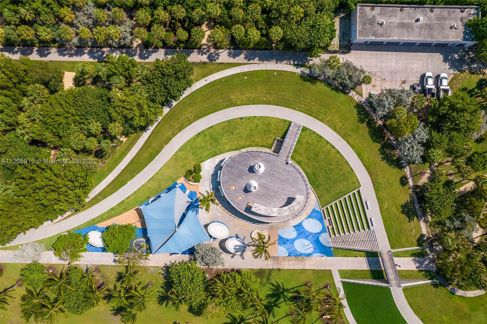 CONTINUUM ON SOUTH BEACH - Residential