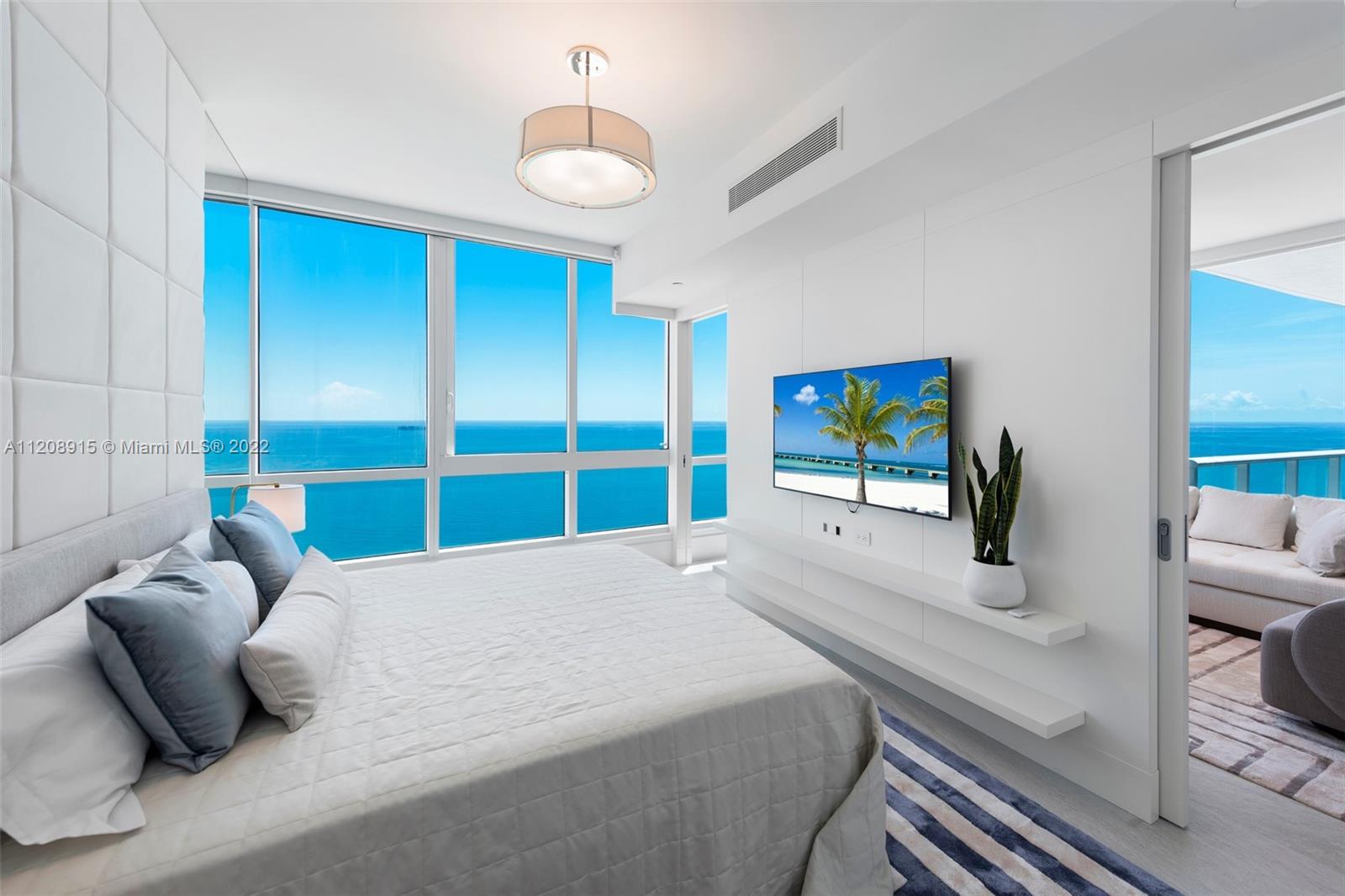 CONTINUUM ON SOUTH BEACH - Residential