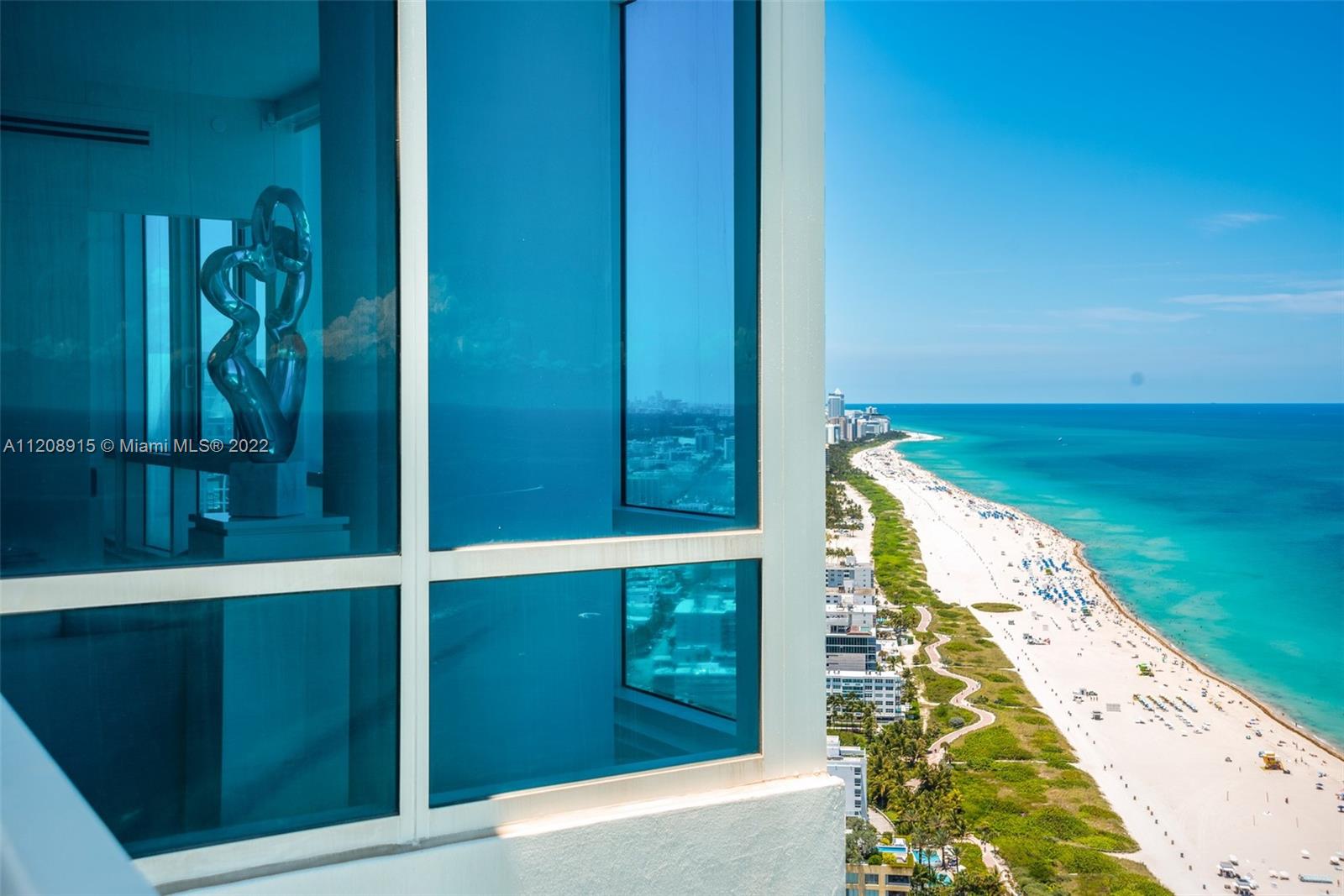 CONTINUUM ON SOUTH BEACH - Residential