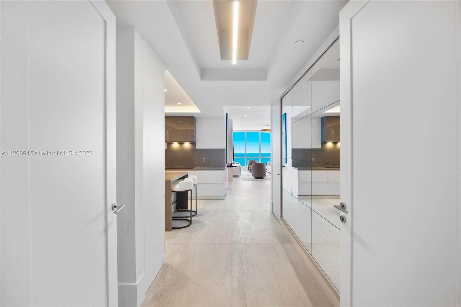 CONTINUUM ON SOUTH BEACH - Residential