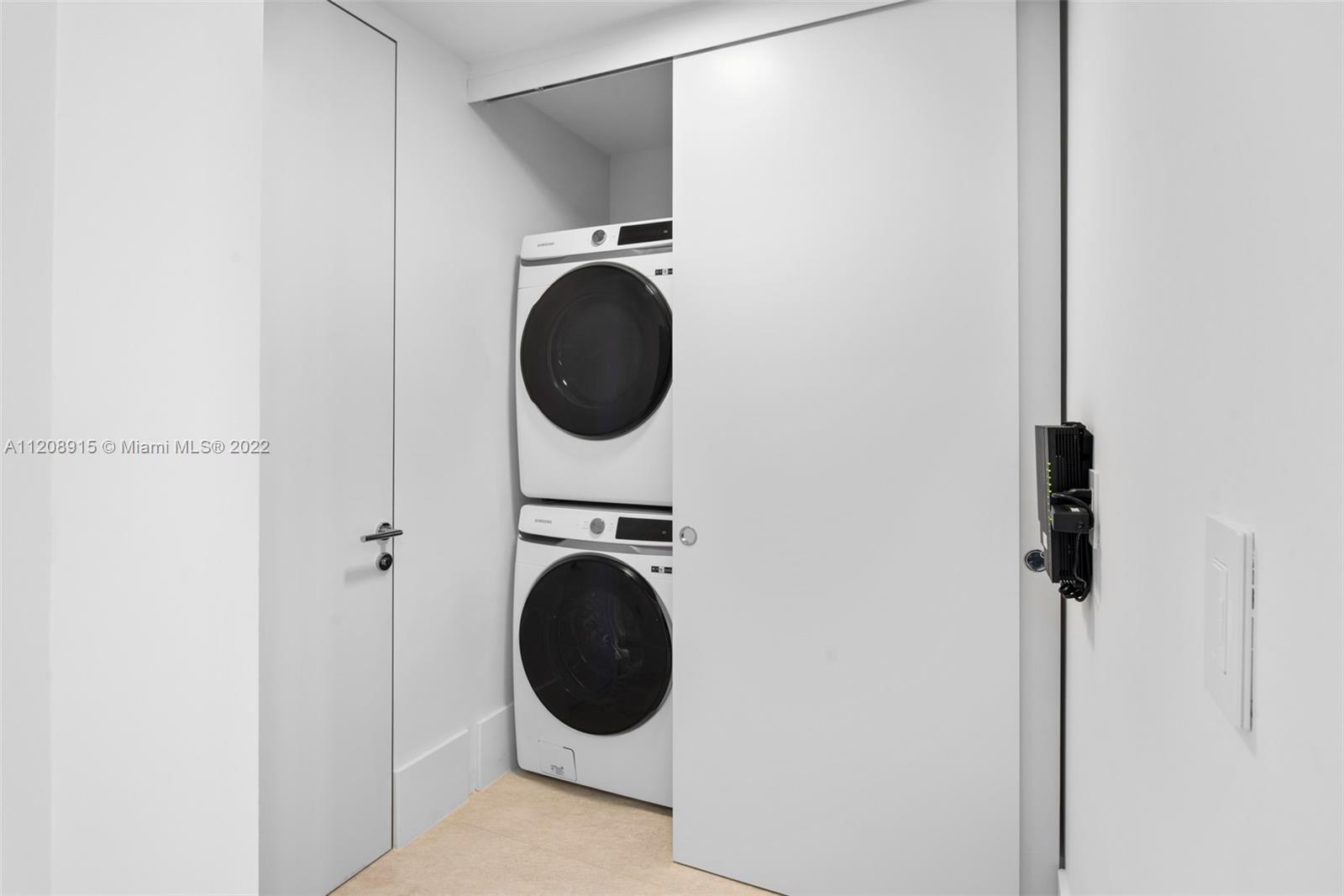 CONTINUUM ON SOUTH BEACH - Residential