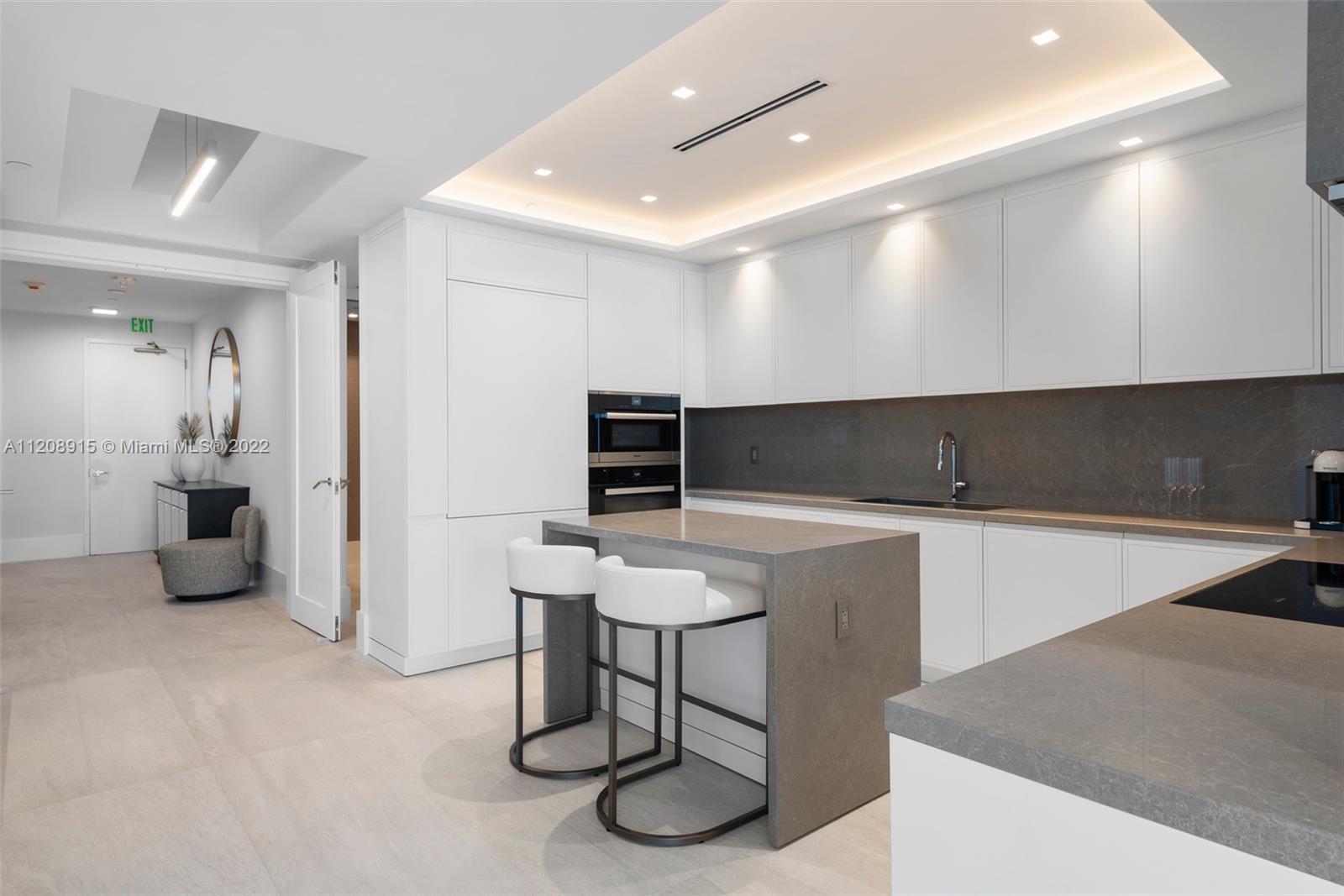 CONTINUUM ON SOUTH BEACH - Residential