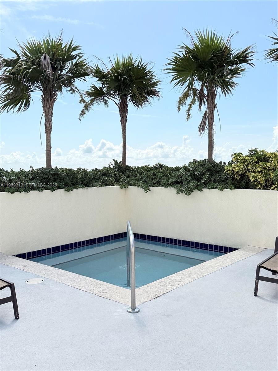 DOWNTOWN DADELAND CONDO N - Residential Lease