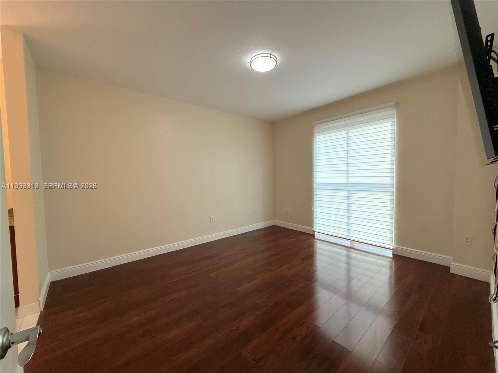 DOWNTOWN DADELAND CONDO N - Residential Lease