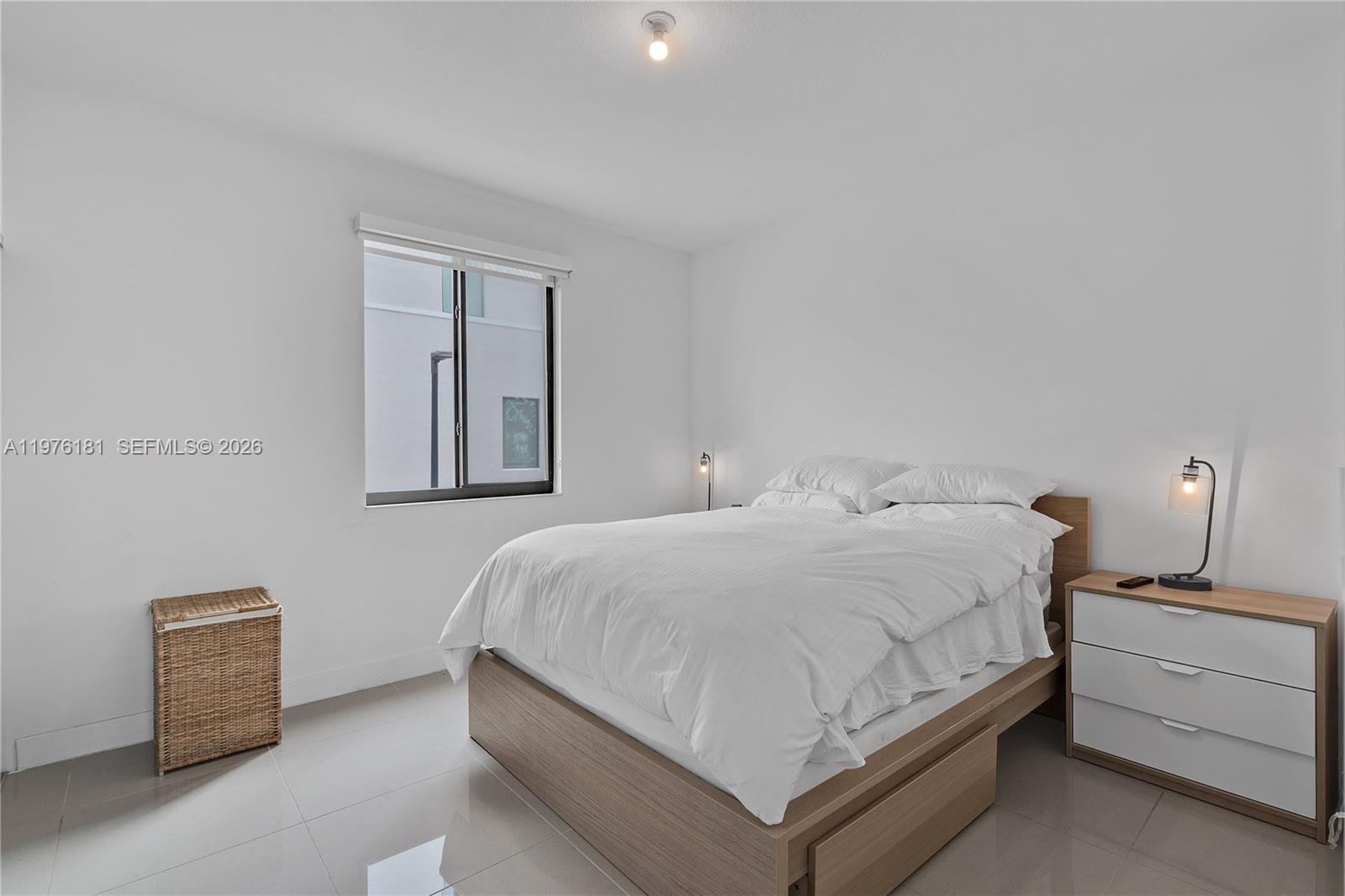 DOWNTOWN DORAL SOUTH PHAS - Residential