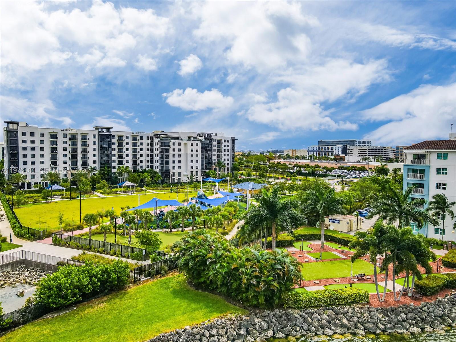 DOWNTOWN DORAL SOUTH PHAS - Residential