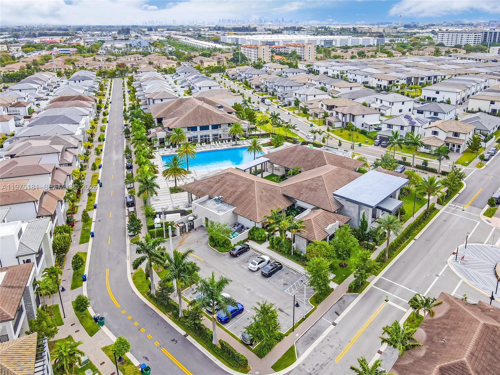 DOWNTOWN DORAL SOUTH PHAS - Residential