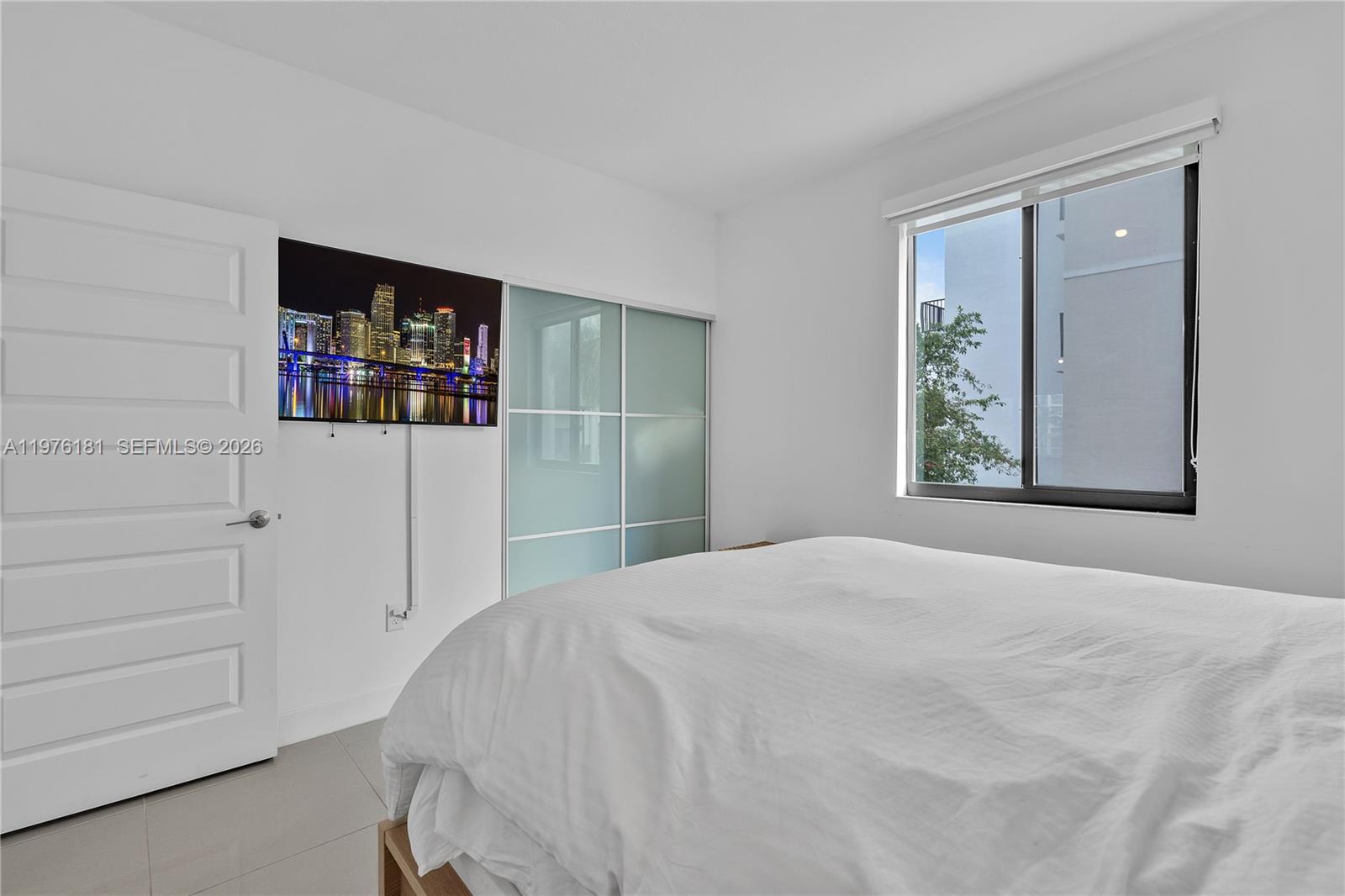 DOWNTOWN DORAL SOUTH PHAS - Residential