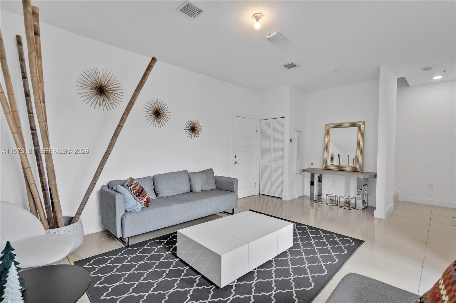 DOWNTOWN DORAL SOUTH PHAS - Residential