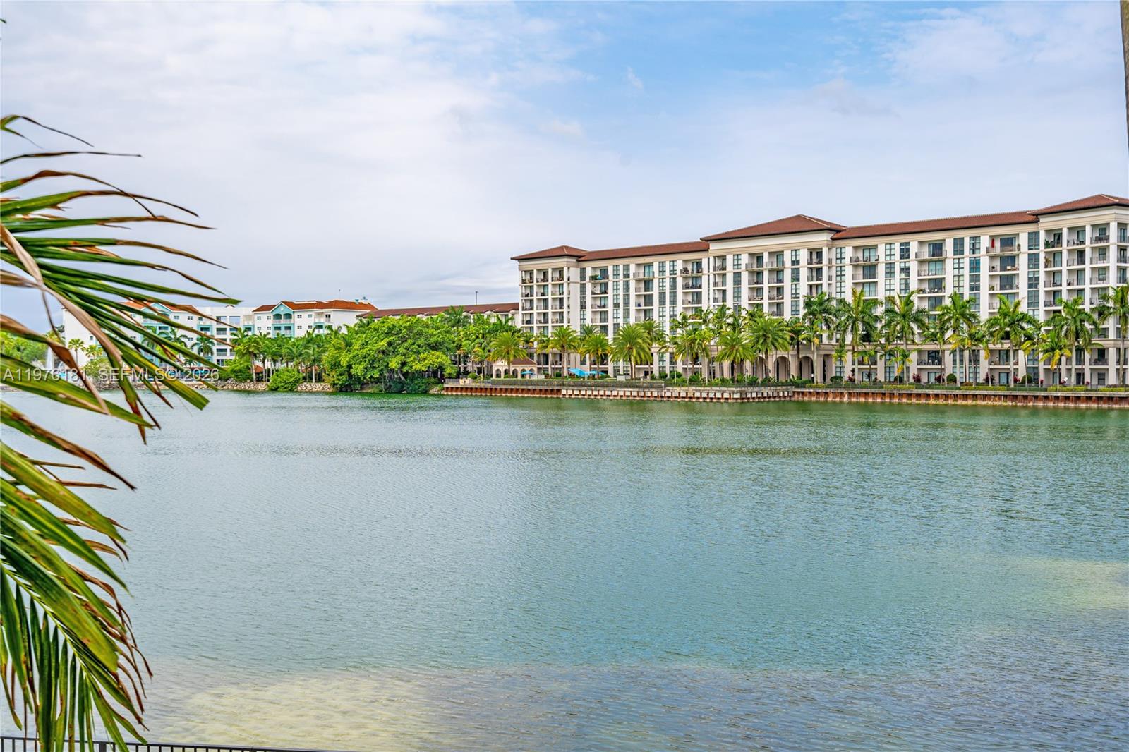 DOWNTOWN DORAL SOUTH PHAS - Residential