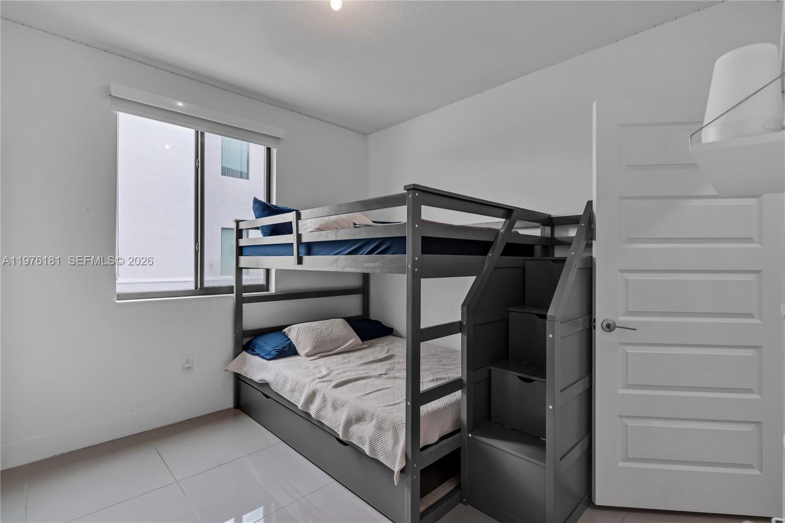 DOWNTOWN DORAL SOUTH PHAS - Residential