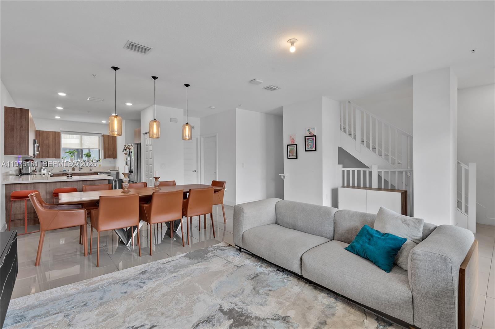 DOWNTOWN DORAL SOUTH PHAS - Residential