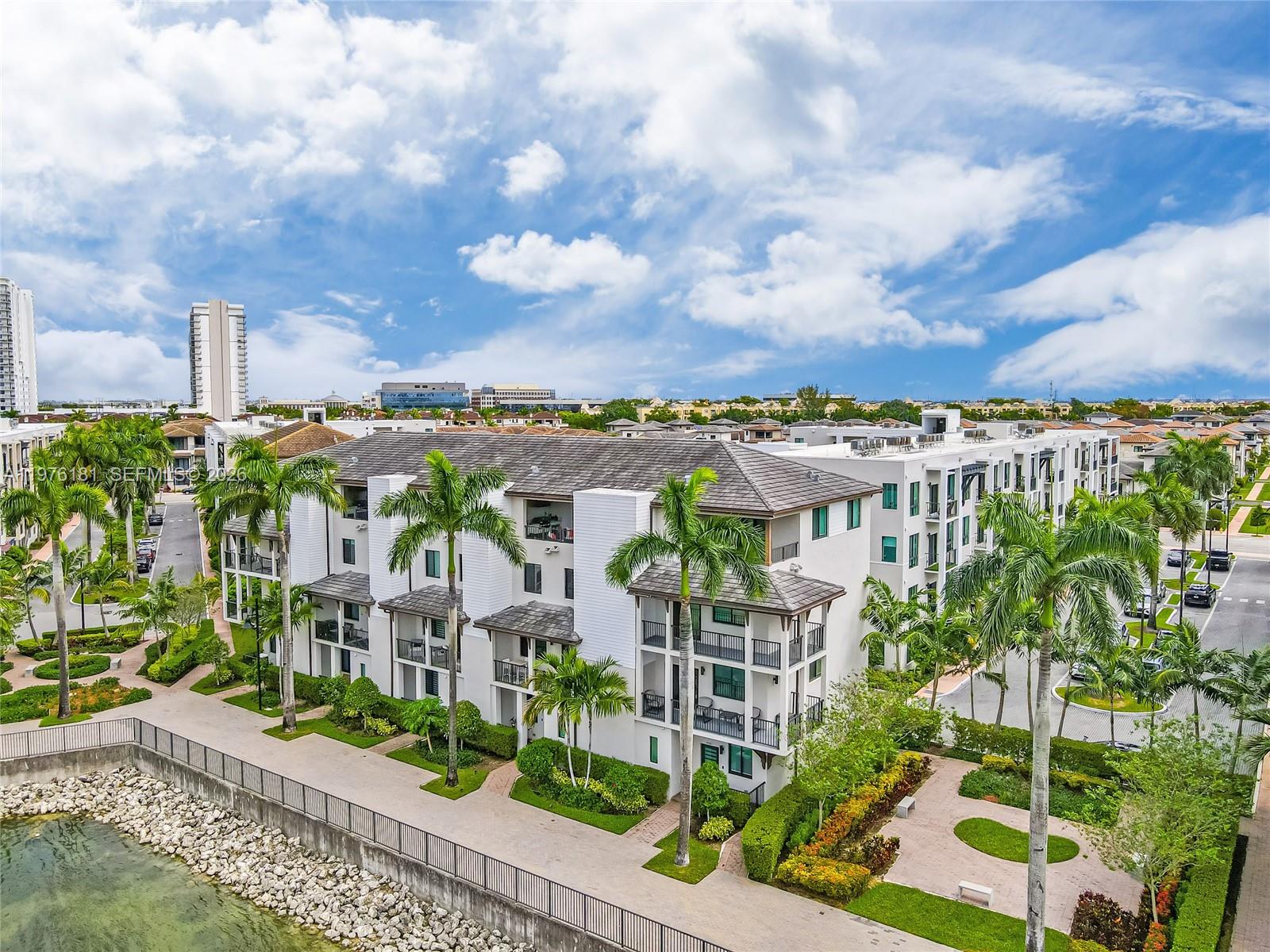 DOWNTOWN DORAL SOUTH PHAS - Residential