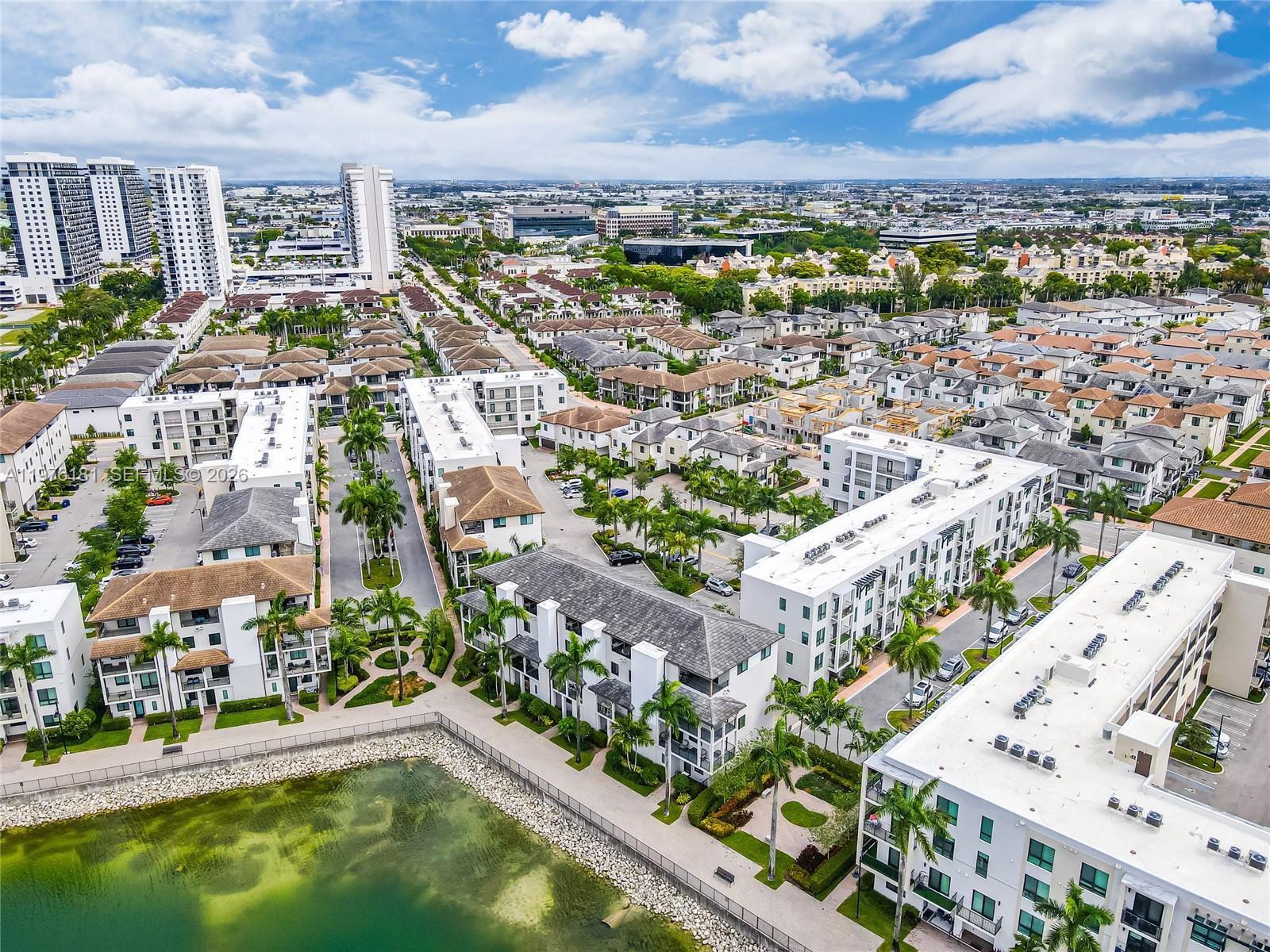 DOWNTOWN DORAL SOUTH PHAS - Residential