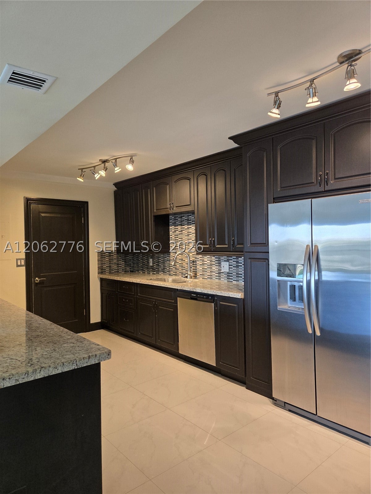 1800 NE 114th St 911