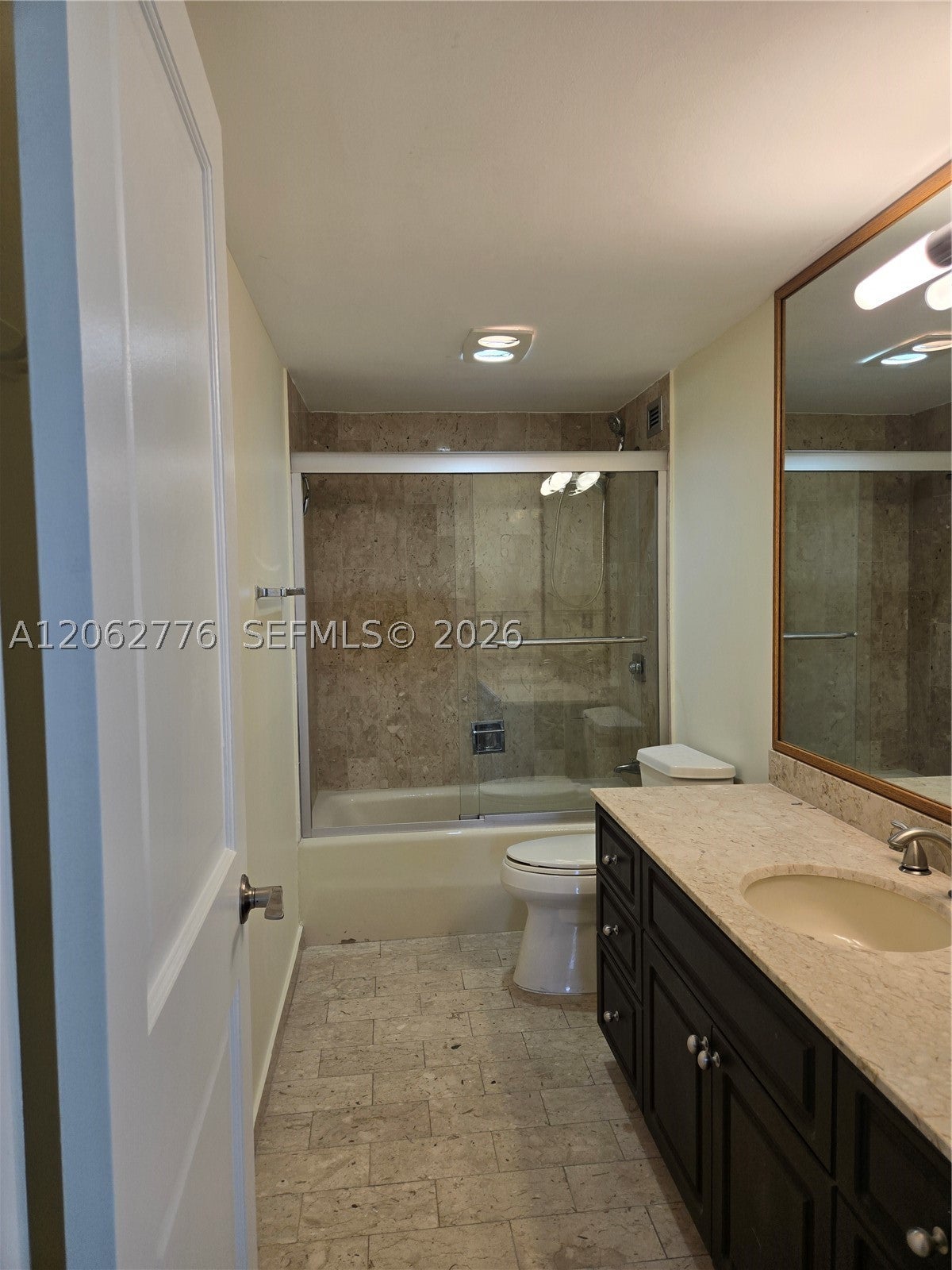 1800 NE 114th St 911