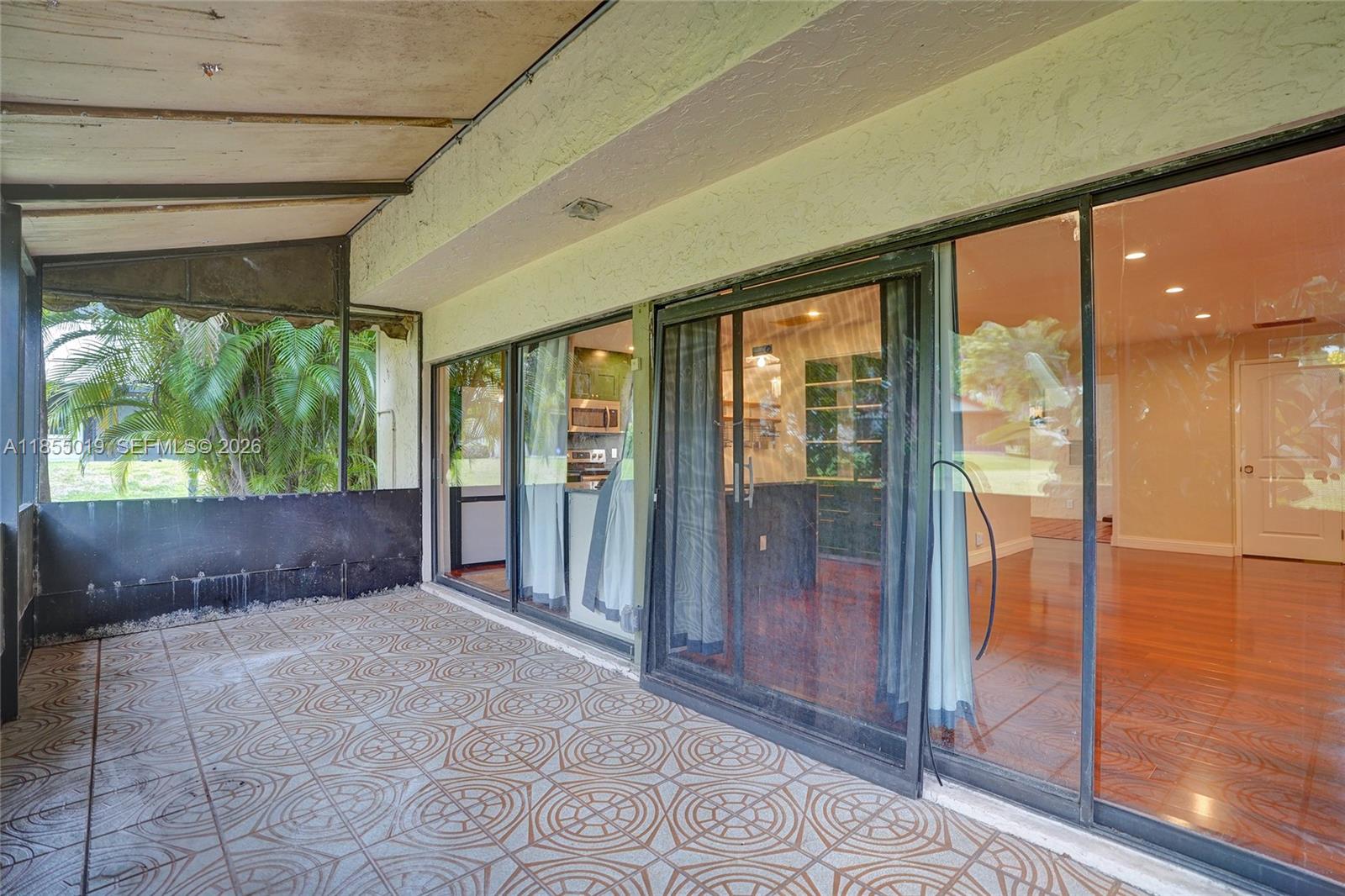 HILLS OF INVERRARY TRACT - Residential