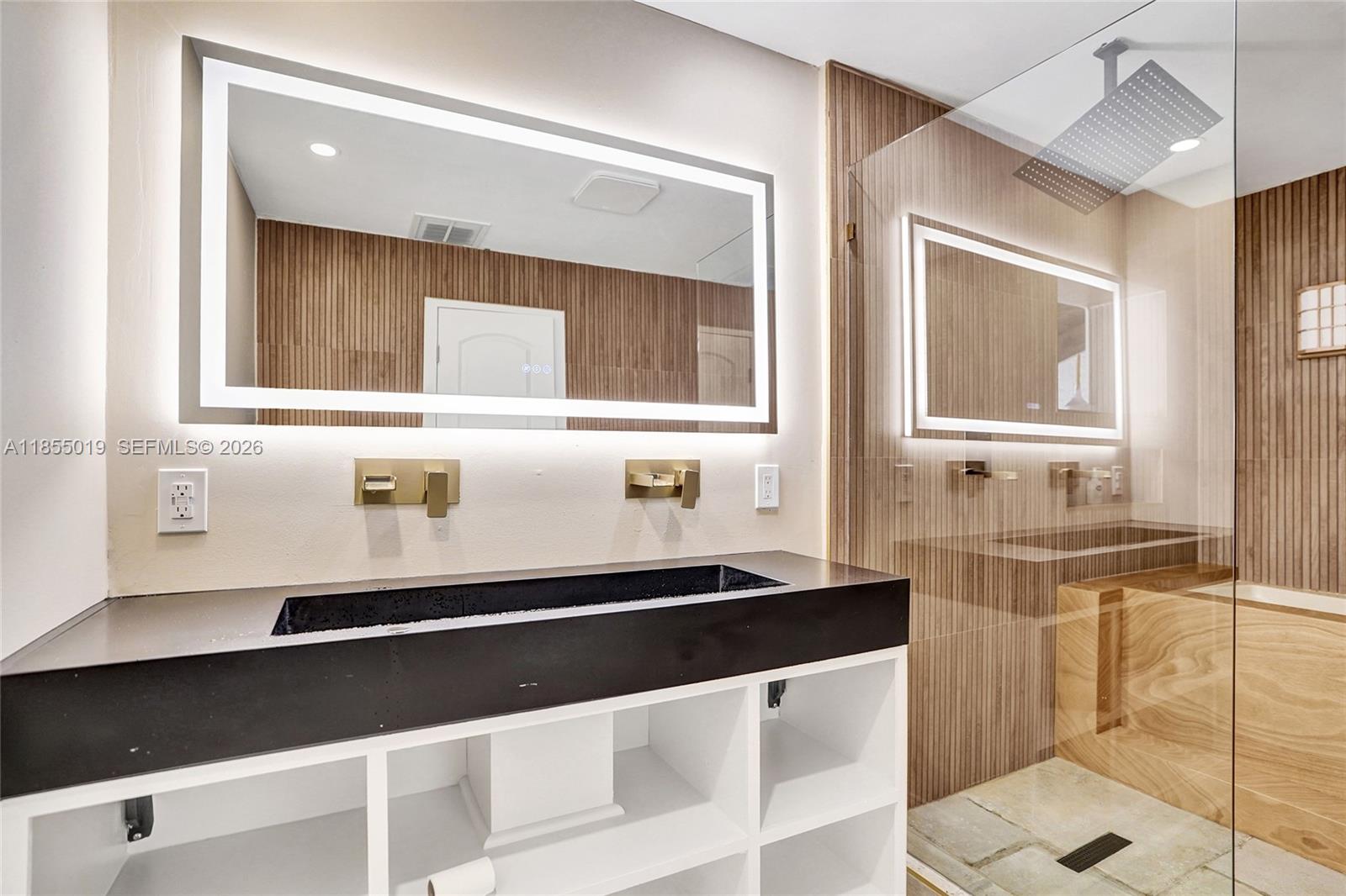 HILLS OF INVERRARY TRACT - Residential