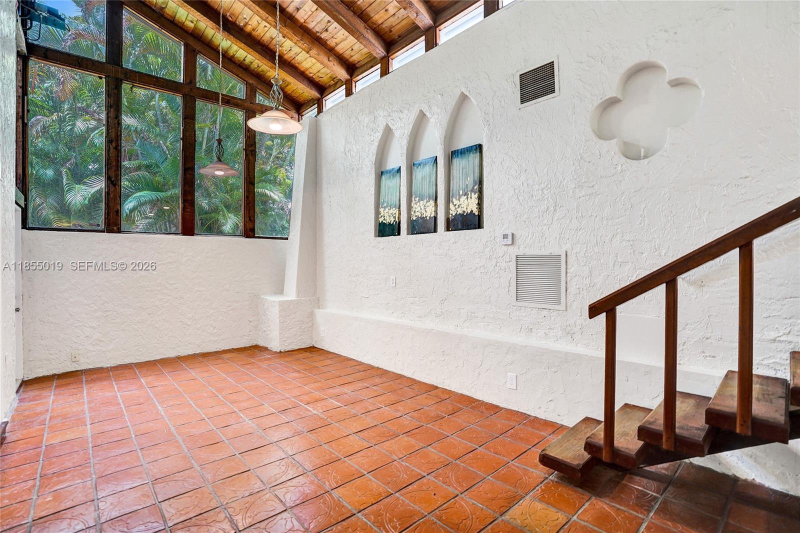 HILLS OF INVERRARY TRACT - Residential