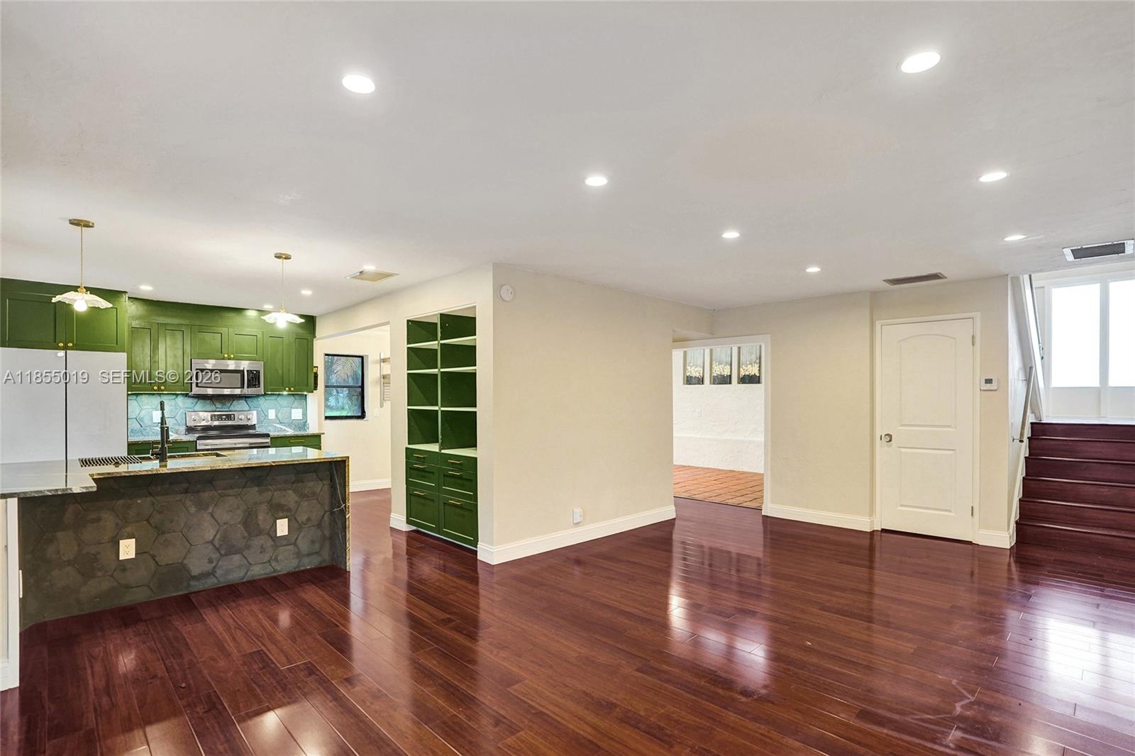 HILLS OF INVERRARY TRACT - Residential