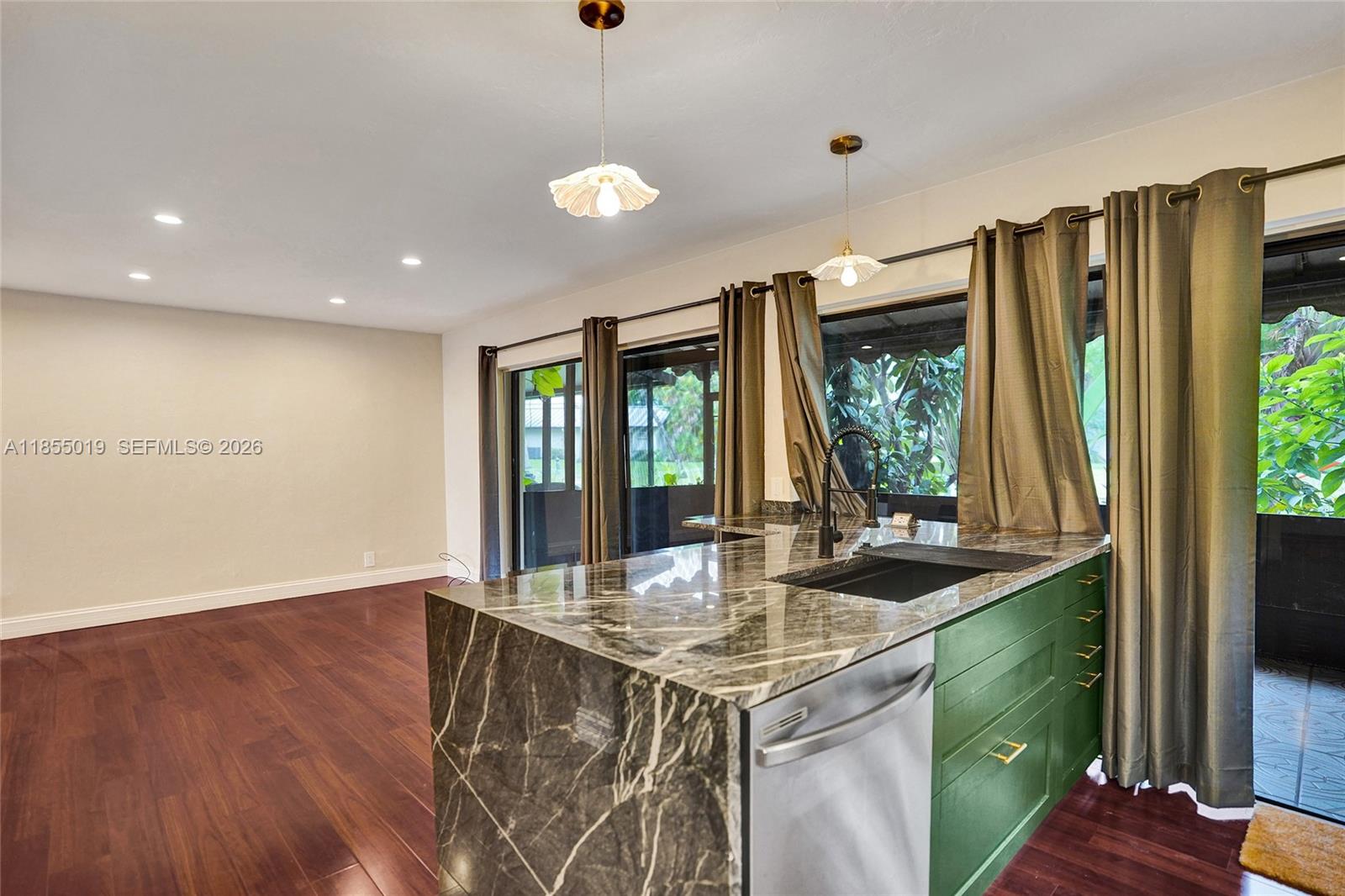 HILLS OF INVERRARY TRACT - Residential