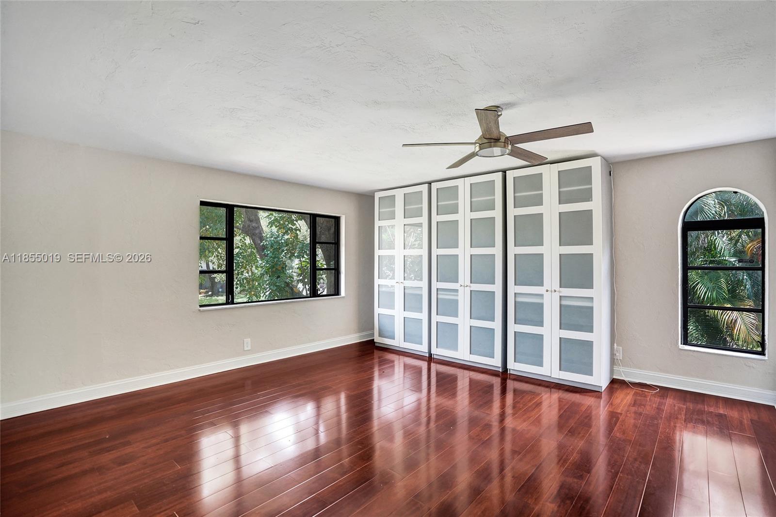 HILLS OF INVERRARY TRACT - Residential