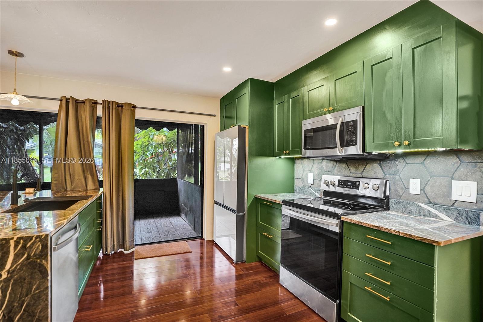 HILLS OF INVERRARY TRACT - Residential