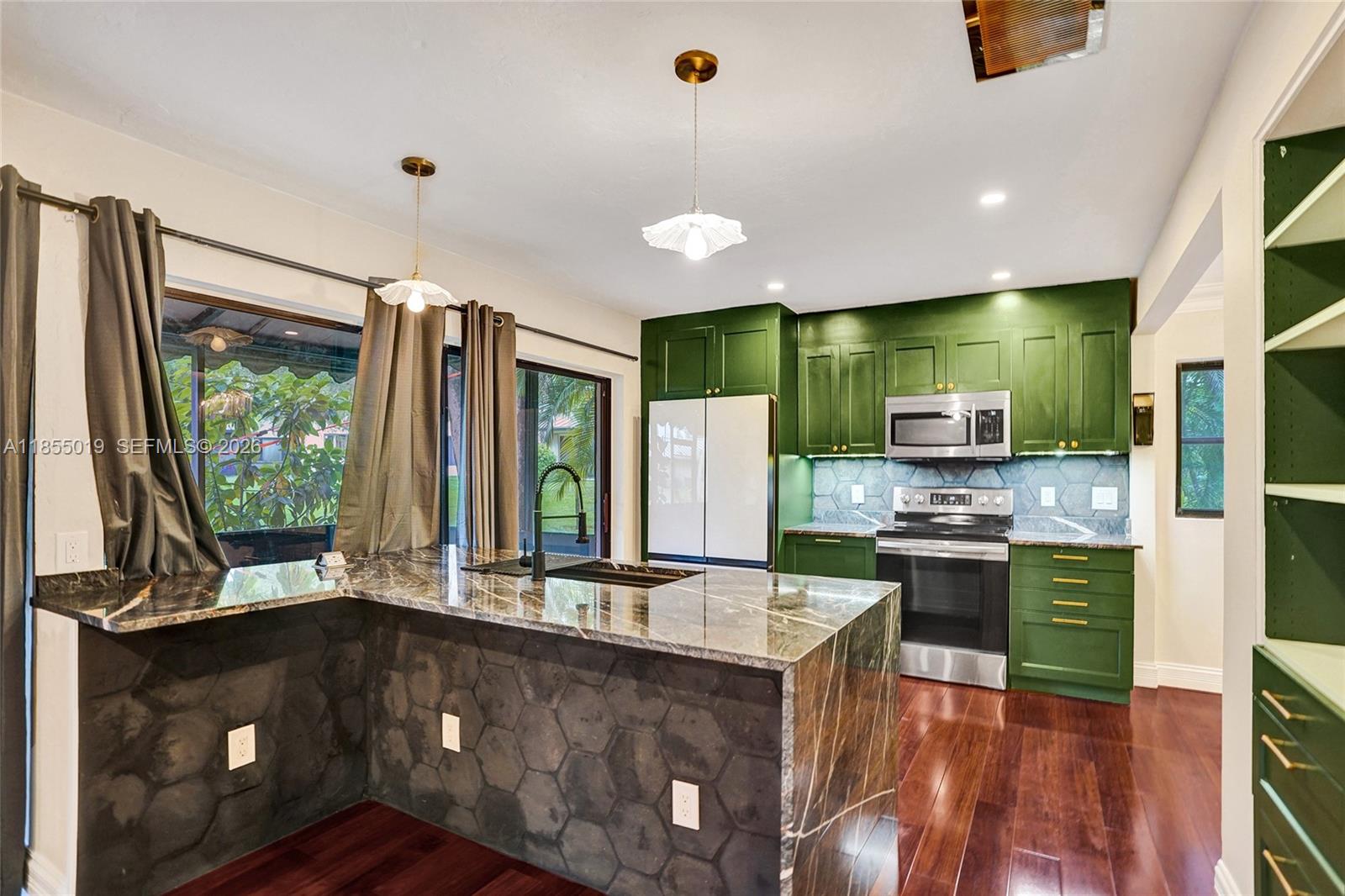 HILLS OF INVERRARY TRACT - Residential