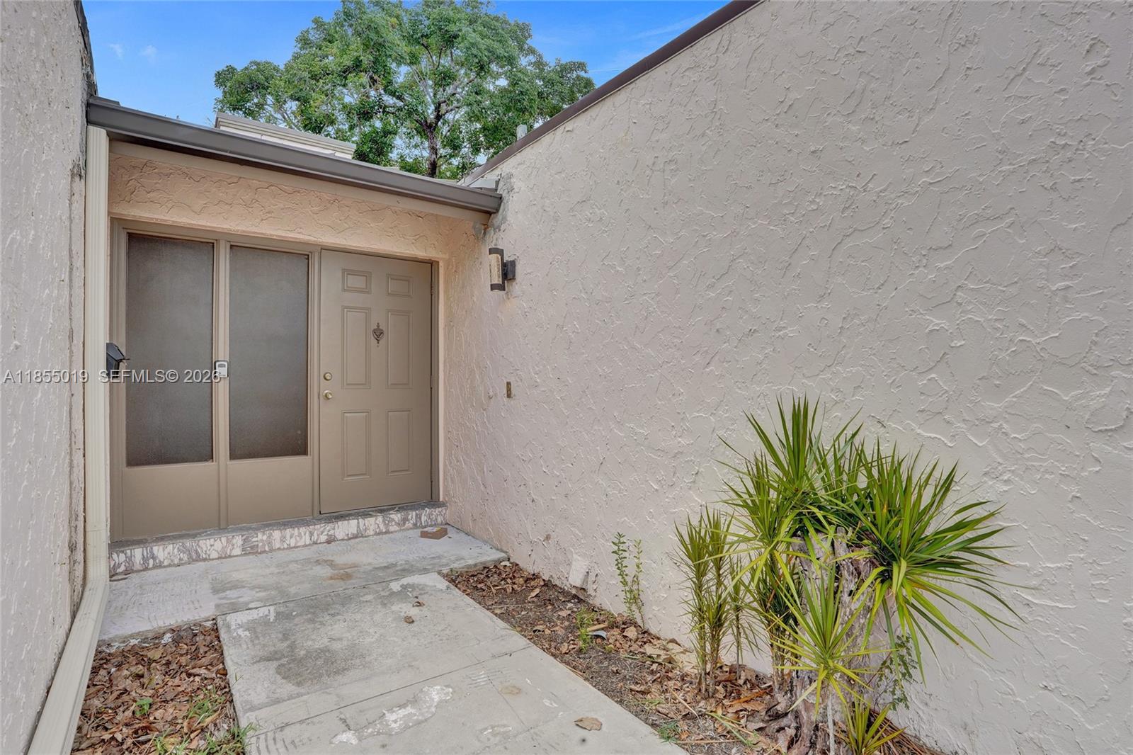 HILLS OF INVERRARY TRACT - Residential