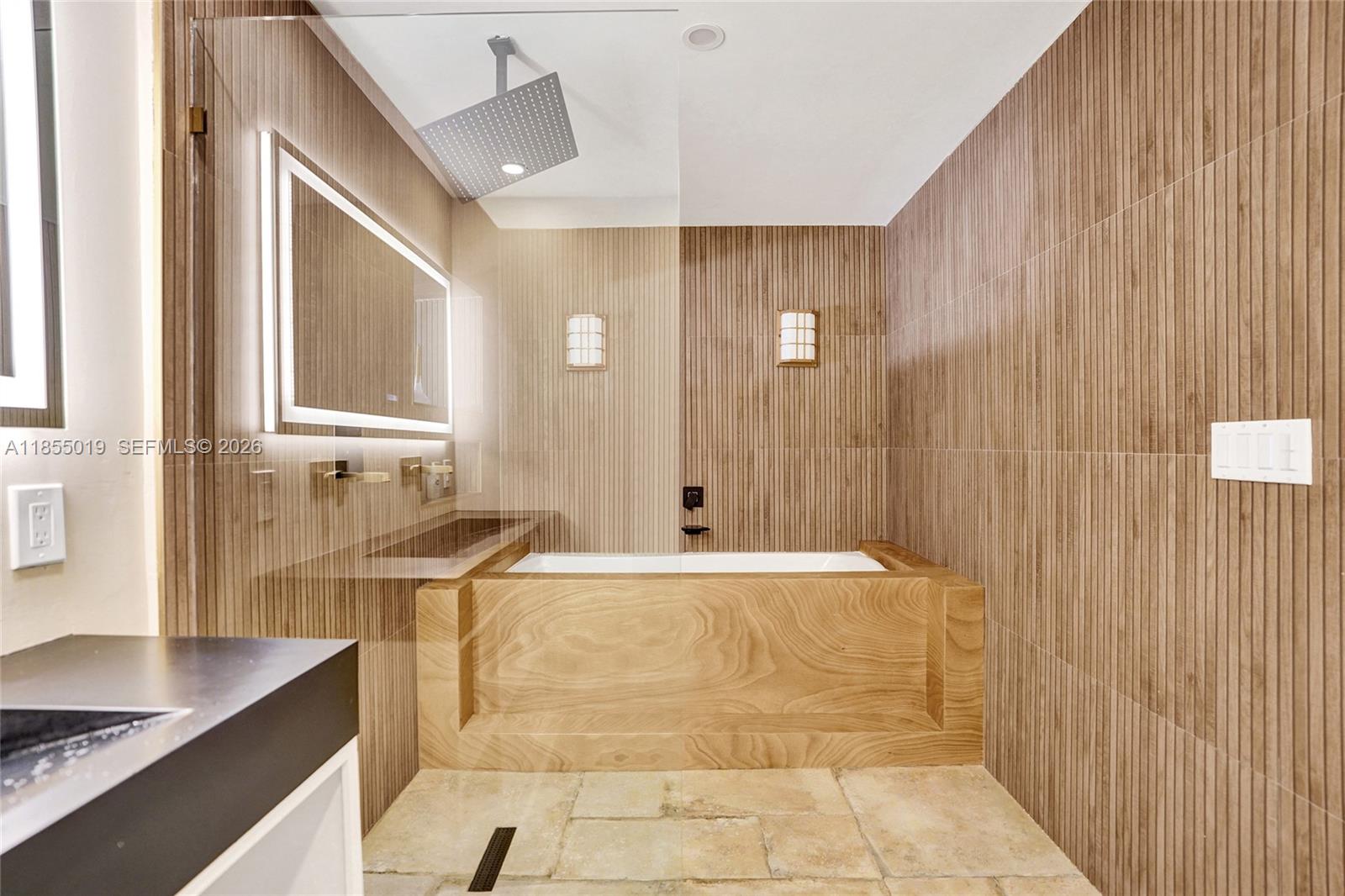 HILLS OF INVERRARY TRACT - Residential