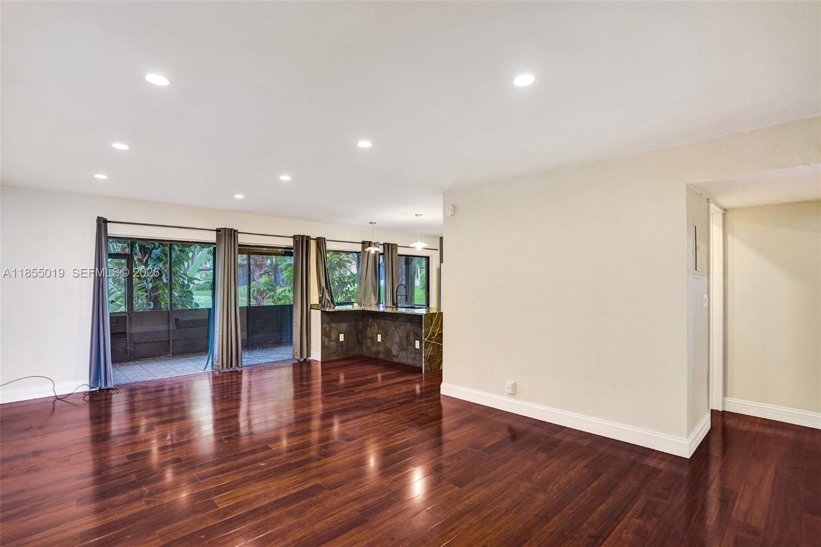 HILLS OF INVERRARY TRACT - Residential