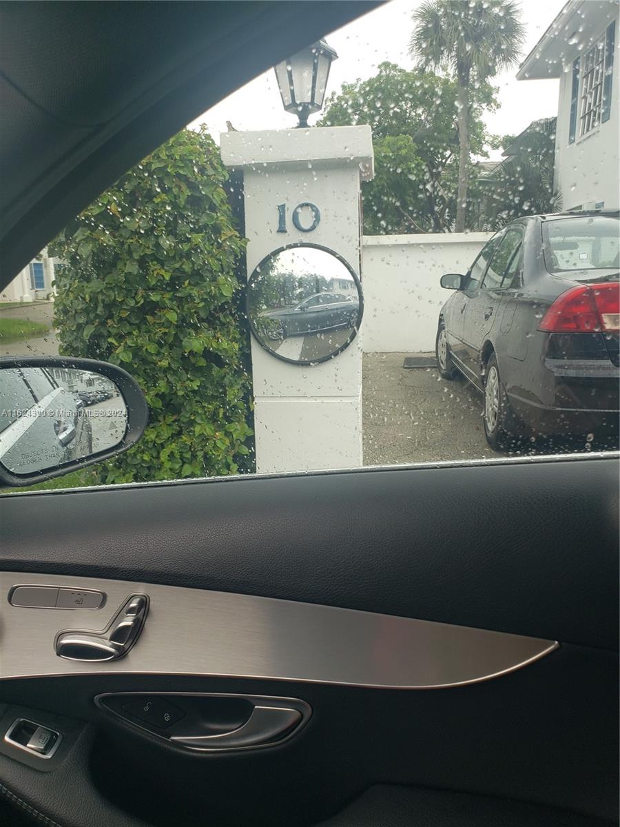 IMPERIAL POINT COLONNADES - Residential