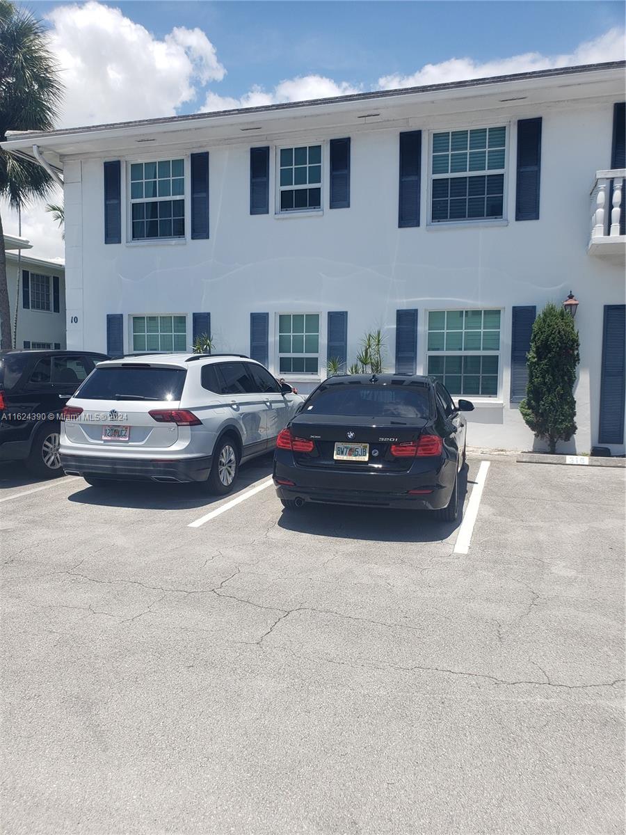 IMPERIAL POINT COLONNADES - Residential