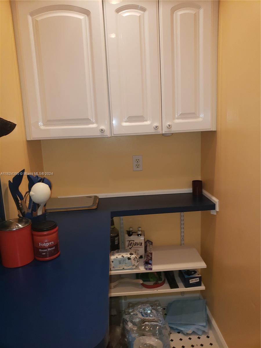 IMPERIAL POINT COLONNADES - Residential