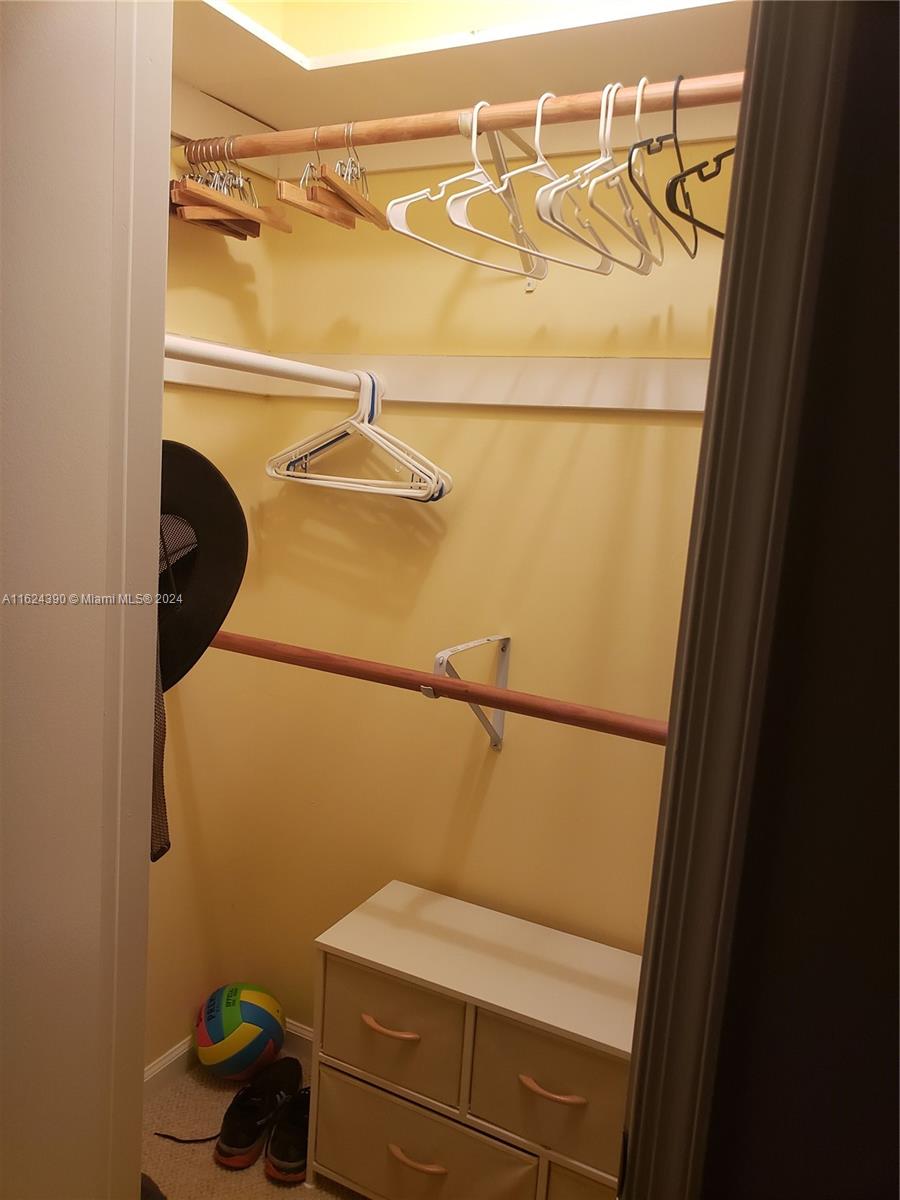 IMPERIAL POINT COLONNADES - Residential