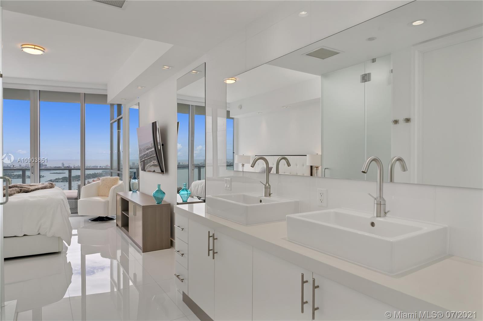 MARQUIS CONDO - Residential