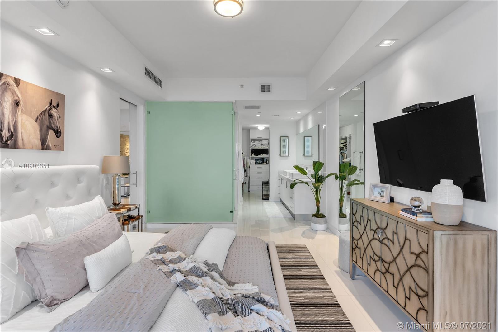 MARQUIS CONDO - Residential