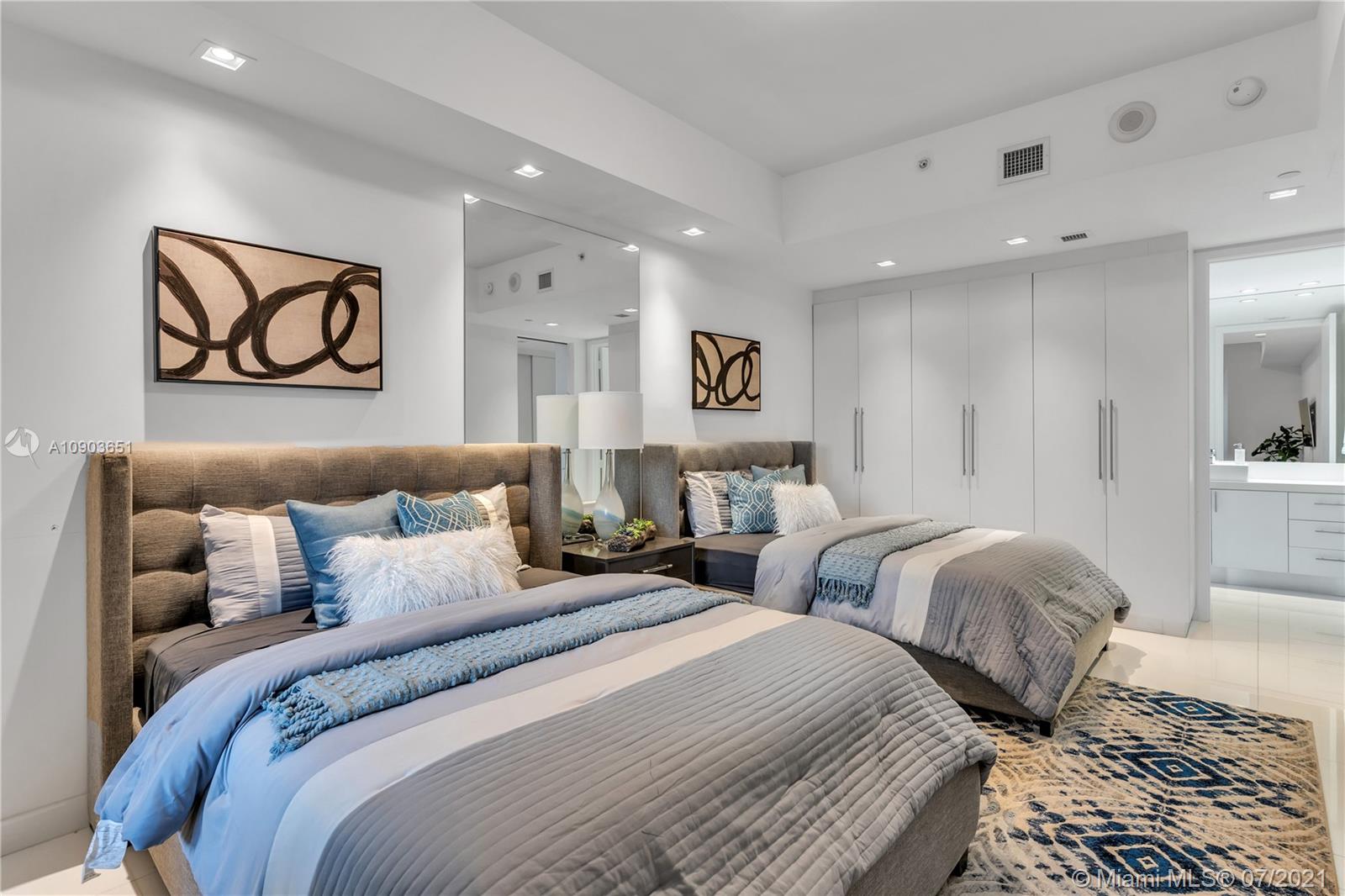 MARQUIS CONDO - Residential