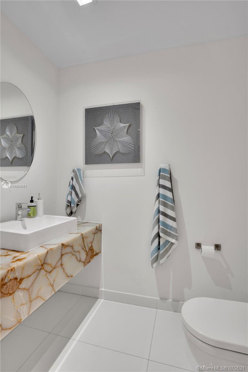 MARQUIS CONDO - Residential