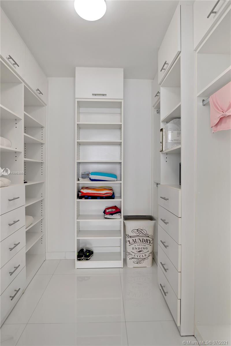 MARQUIS CONDO - Residential