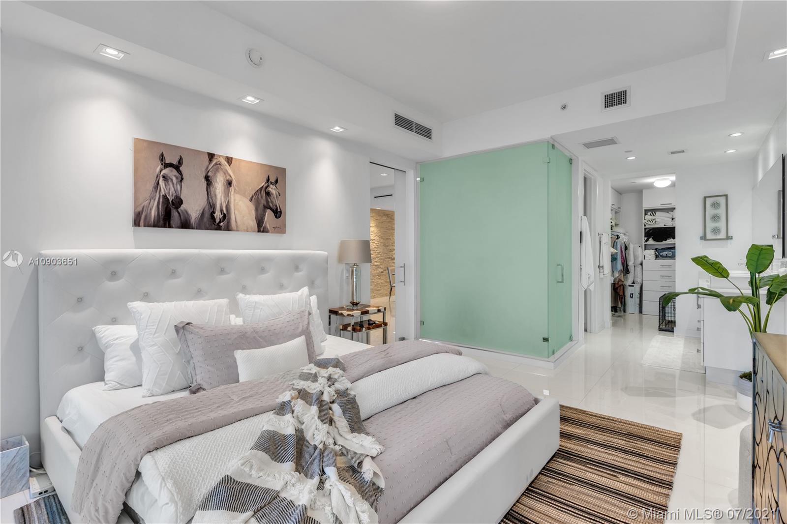 MARQUIS CONDO - Residential