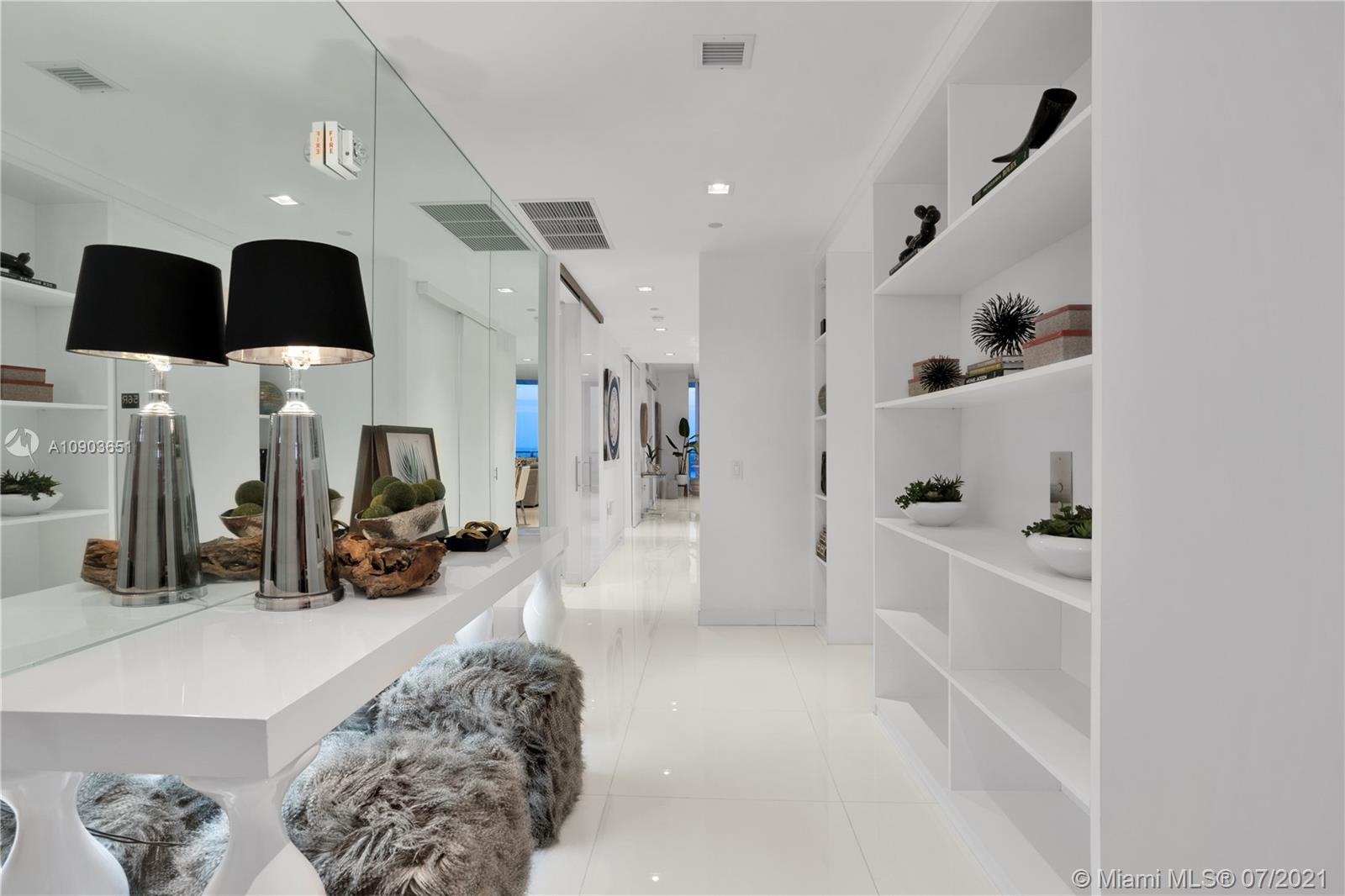 MARQUIS CONDO - Residential